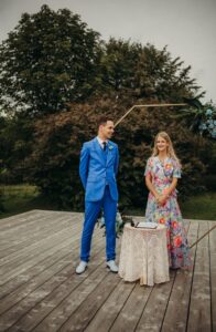 Raily ja Erkki pulmas pulmaema Margit