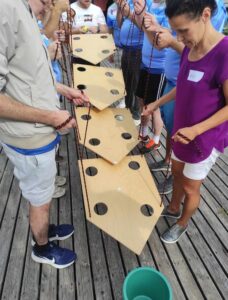 Erinevate ettevõtete suvepäevadel meeskonnamänge läbi viimas.