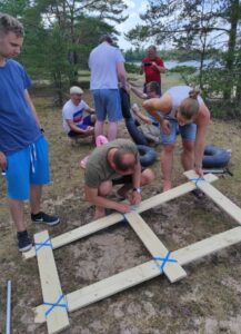 Erinevate ettevõtete suvepäevadel meeskonnamänge läbi viimas. elamusmangud.ee