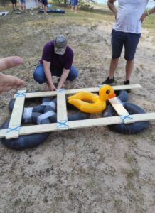 Erinevate ettevõtete suvepäevadel meeskonnamänge läbi viimas. vahendid elamusmangud.ee kaudu