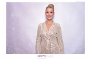 Sirowa Tallinn jõulupidu 2023. Õhtujuht Margit Järvoja. Asukoht restoran Nero