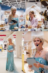 Tallinna Kaubamaja uuenenud Lastemaailma avamise peol päevajuht. Märts 2025. Fotograaf Andres Raudjalg