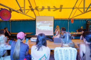 Barbora suvepäevadel päevajuht/õhtujuht._Foto: Fotosioon_Fotostuudio