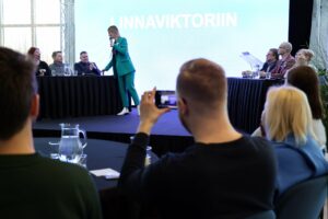 Vastlapäeval toimus Lauluväljakul kahe linnaameti Talveseminar. KEKO ja LPA Talveseminari päevajuht. Foto: Veiko Lõpp
