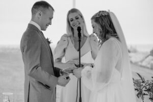 Merili ja Taavi pulmas pulmaema ja tseremoonia läbiviija. Foto: Liisebet Järviste