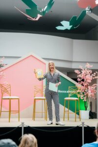 Emadepäev Rocca al Mare Keskuses. Päevajuht Margit Järvoja