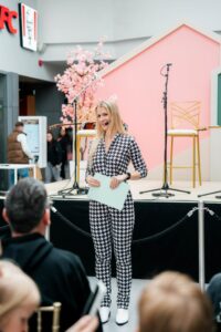 Emadepäev Rocca al Mare Keskuses. Päevajuht Margit Järvoja